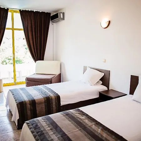 Party Golden Sands Hotel Warna