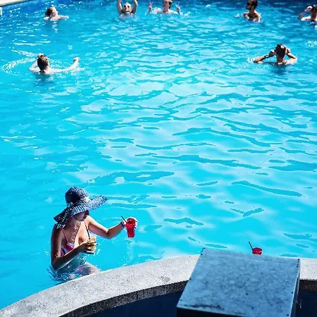 Party Golden Sands 3* Warna