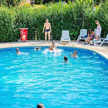 Party Golden Sands 3* Warna